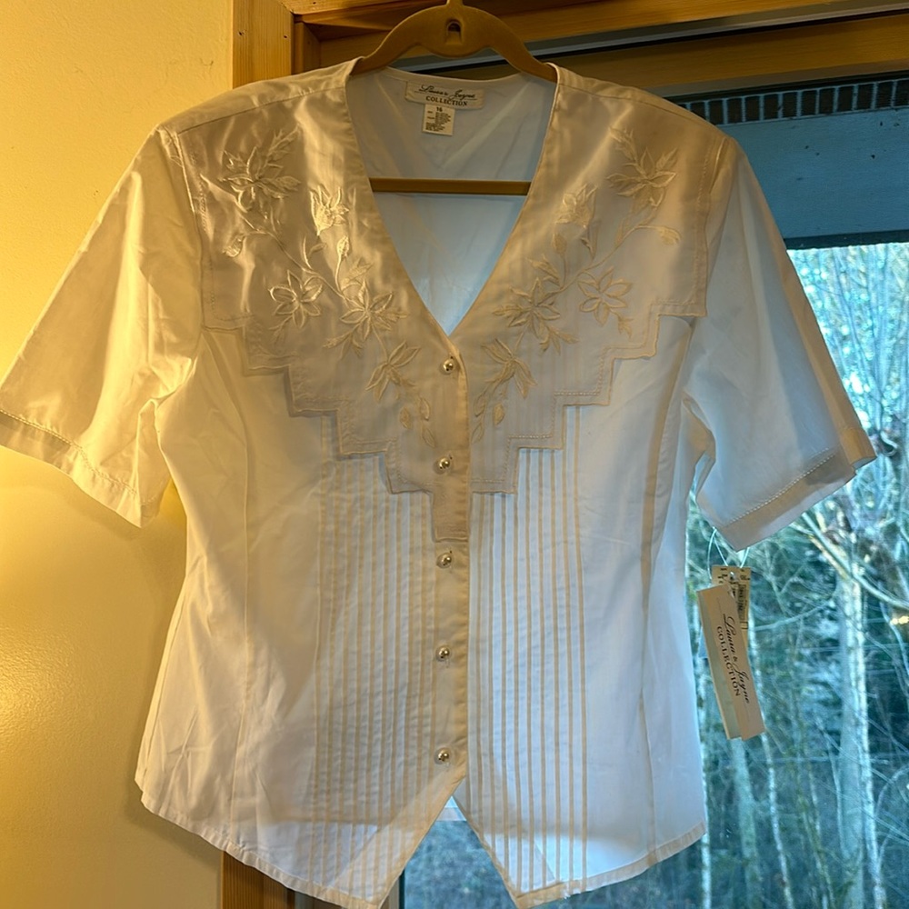 Laura & Jayne Collection embroidered blouse with pin tuck detailing in front